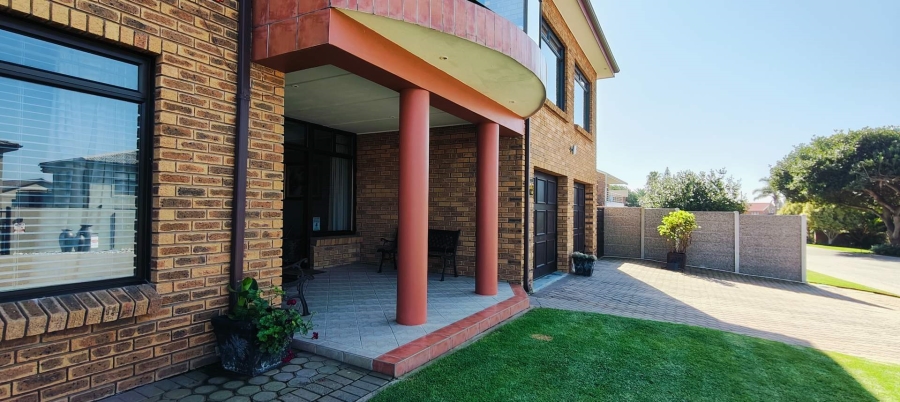 7 Bedroom Property for Sale in Bayview Western Cape